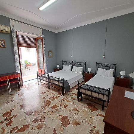 B&B Domus Pina Катания Екстериор снимка